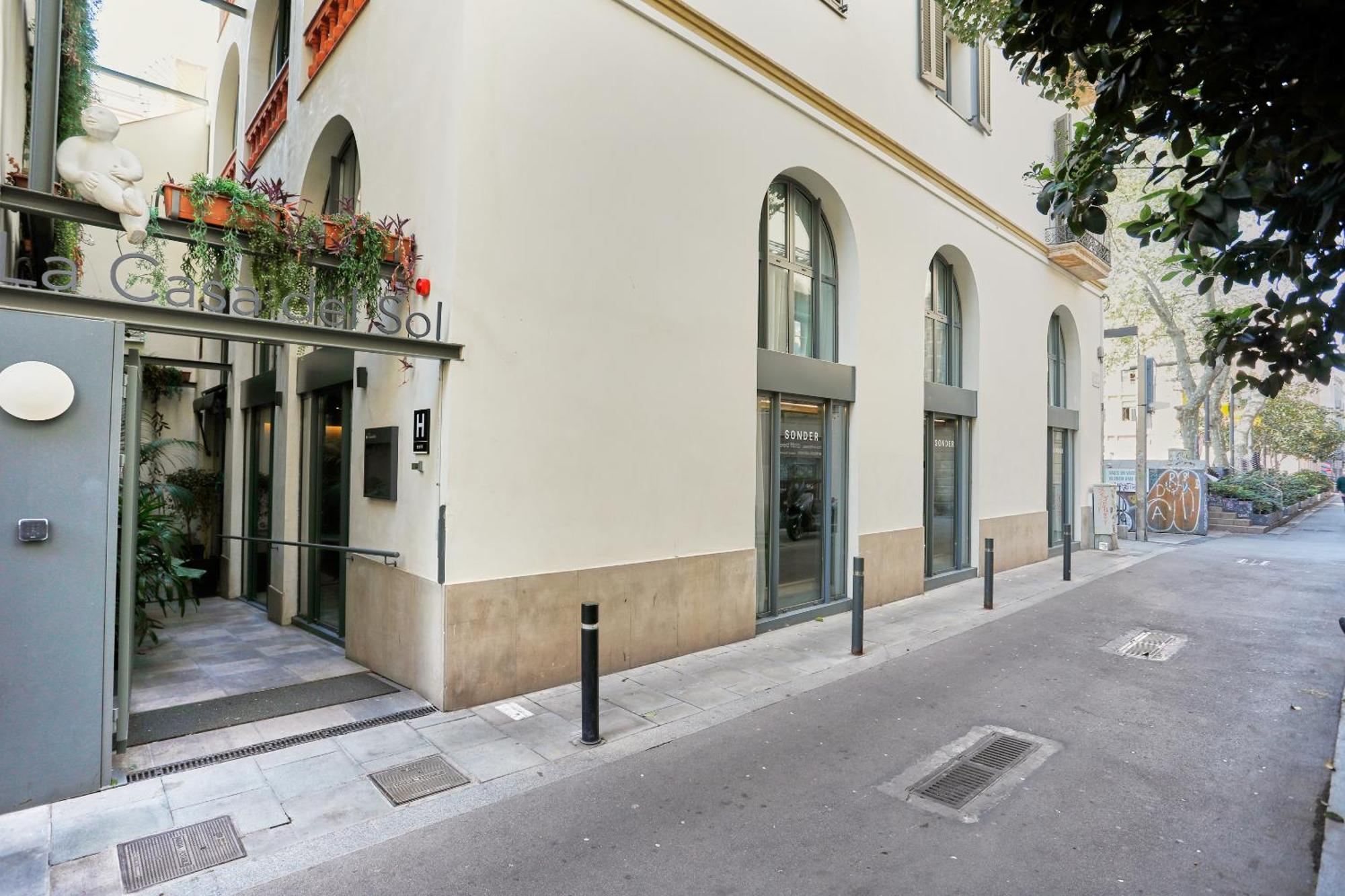 La Casa Del Sol Hotel Gracia, Sonder By Marriott Bonvoy Barcelona Exterior photo